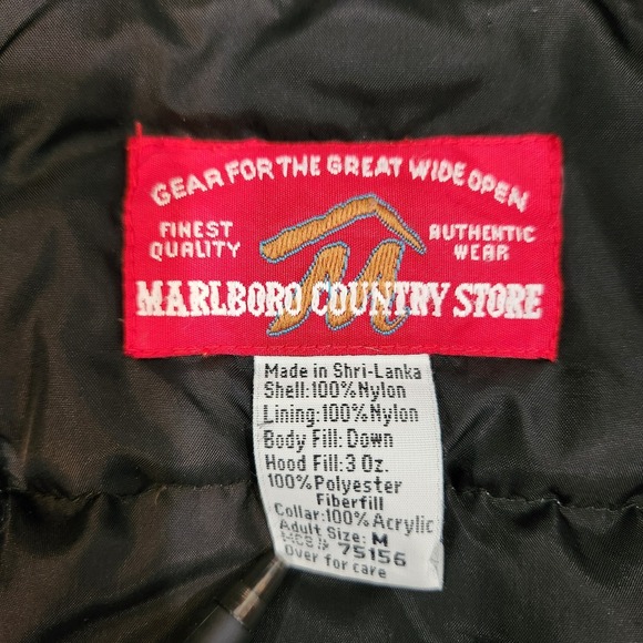 VTG 90s Marlboro Red Country Store Red Down Jacket Coat Logo Patch Size Medium - Picture 14 of 16